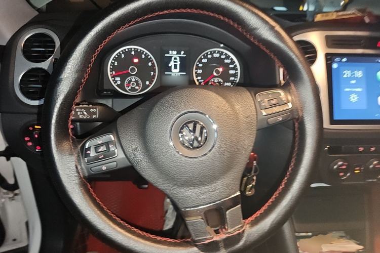 Used Volkswagen Tiguan 2017 300TSI Automatic Two-Wheel Drive Silk Road Comfort Edition Steering Wheel