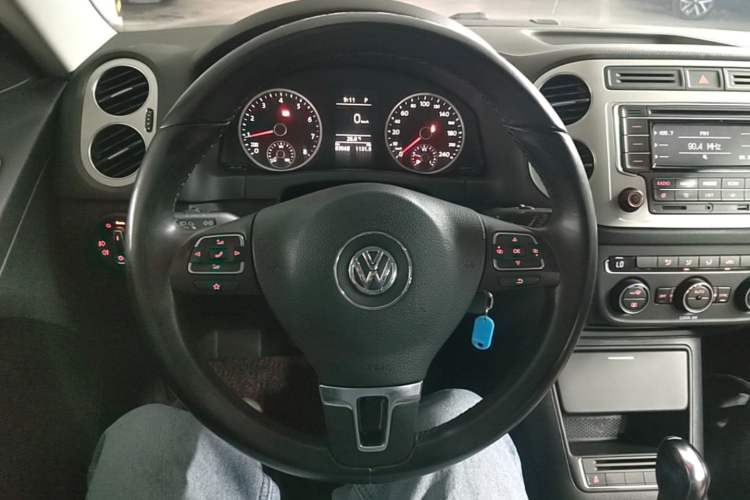 Used Volkswagen Tiguan 2017 300TSI Automatic Two-Wheel Drive Silk Road Comfort Edition Steering Wheel