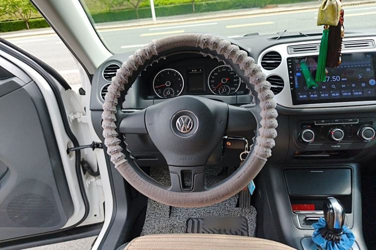 Used Volkswagen Tiguan 2017 300TSI Automatic Two-Wheel Drive Silk Road Luxury Edition Steering Wheel