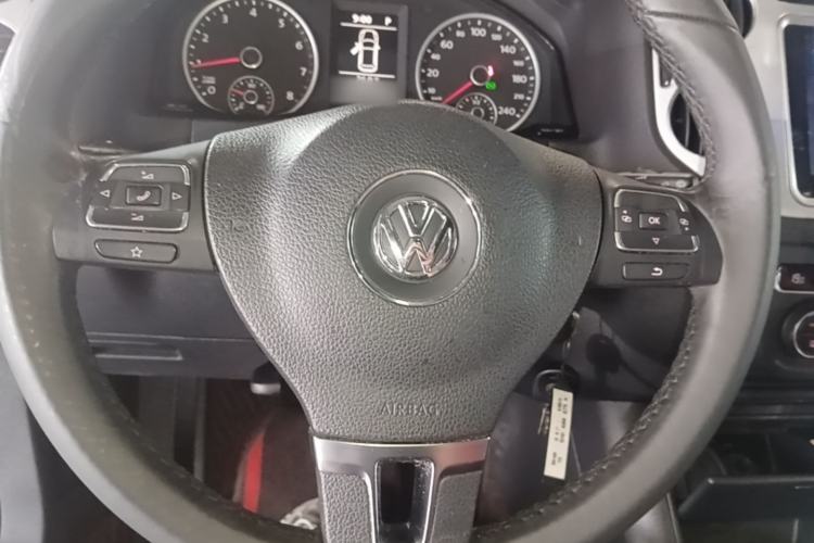 Used Volkswagen Tiguan 2017 300TSI Automatic Two-Wheel Drive Silk Road Comfort Edition Steering Wheel