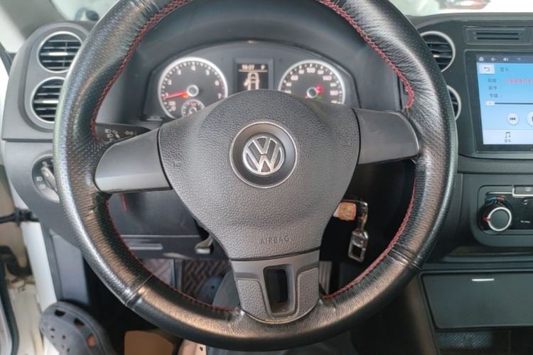 Used Volkswagen Tiguan 2017 300TSI Automatic Two-Wheel Drive Silk Road Luxury Edition Steering Wheel