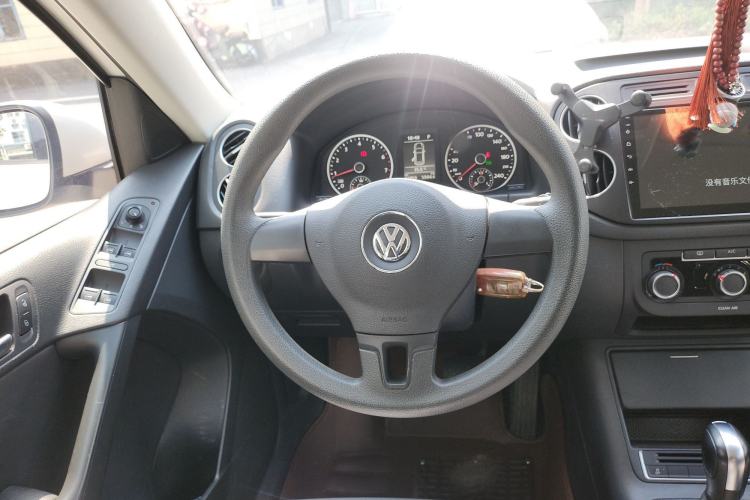 Used Volkswagen Tiguan 2017 300TSI Automatic Two-Wheel Drive Silk Road Luxury Edition Steering Wheel