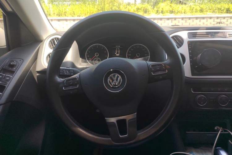 Used Volkswagen Tiguan 2017 300TSI Automatic Two-Wheel Drive Silk Road Comfort Edition Steering Wheel