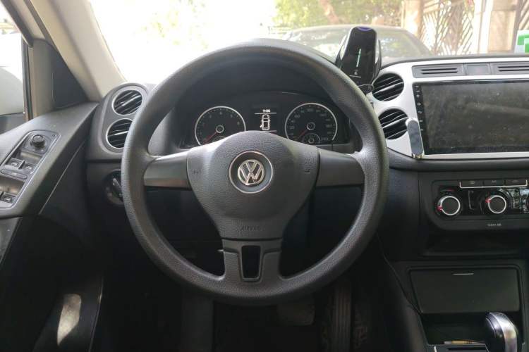 Used Volkswagen Tiguan 2017 300TSI Automatic Two-Wheel Drive Silk Road Luxury Edition Steering Wheel