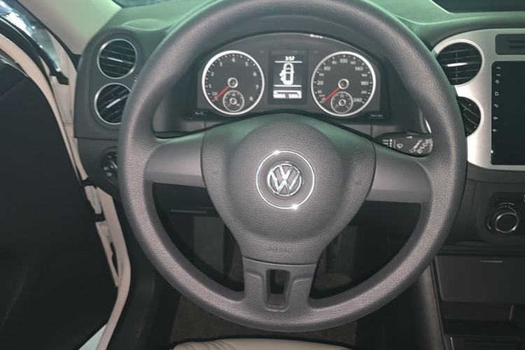 Used Volkswagen Tiguan 2017 300TSI Automatic Two-Wheel Drive Silk Road Luxury Edition Steering Wheel