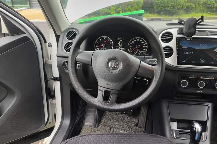 Used Volkswagen Tiguan 2017 300TSI Automatic Two-Wheel Drive Silk Road Luxury Edition Steering Wheel