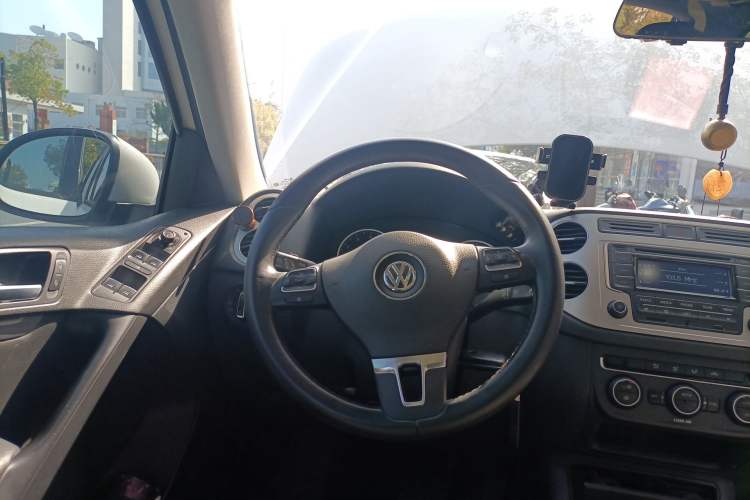 Used Volkswagen Tiguan 2017 300TSI Automatic Two-Wheel Drive Silk Road Comfort Edition Steering Wheel