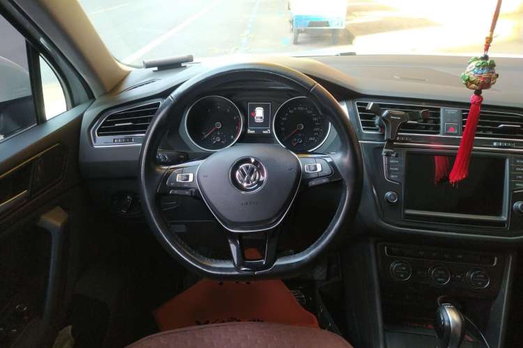 Used Volkswagen Tiguan 2017 280TSI Two-Wheel-Drive Elite Version Steering Wheel