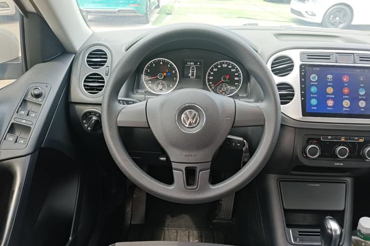 Used Volkswagen Tiguan 2017 300TSI Automatic Two-Wheel Drive Silk Road Luxury Edition Steering Wheel