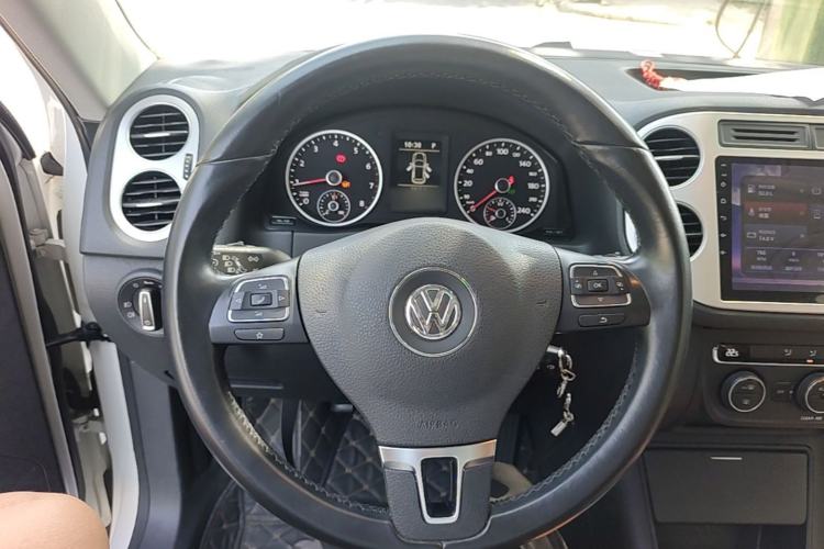 Used Volkswagen Tiguan 2017 300TSI Automatic Two-Wheel Drive Silk Road Comfort Edition Steering Wheel