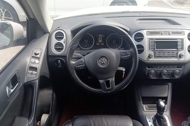 Used Volkswagen Tiguan 2017 300TSI Automatic Two-Wheel Drive Silk Road Comfort Edition Steering Wheel