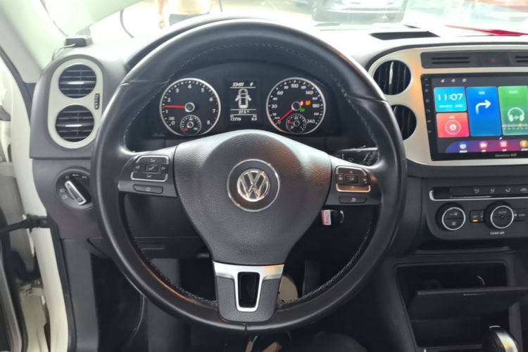 Used Volkswagen Tiguan 2017 300TSI Automatic Two-Wheel Drive Silk Road Comfort Edition Steering Wheel