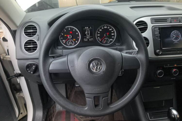 Used Volkswagen Tiguan 2017 300TSI Automatic Two-Wheel Drive Silk Road Luxury Edition Steering Wheel