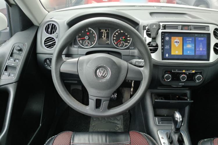 Used Volkswagen Tiguan 2017 300TSI Automatic Two-Wheel Drive Silk Road Luxury Edition Steering Wheel