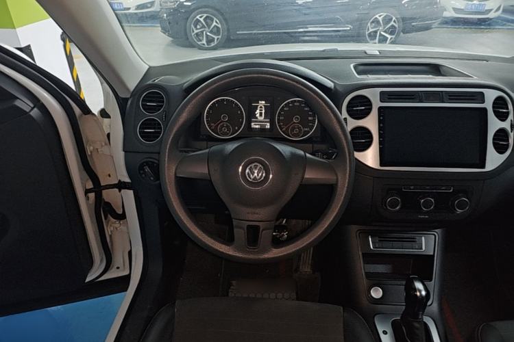 Used Volkswagen Tiguan 2017 300TSI Automatic Two-Wheel Drive Silk Road Luxury Edition Steering Wheel