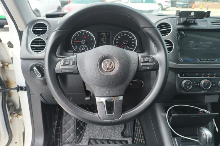 Used Volkswagen Tiguan 2017 300TSI Automatic Two-Wheel Drive Silk Road Comfort Edition Steering Wheel
