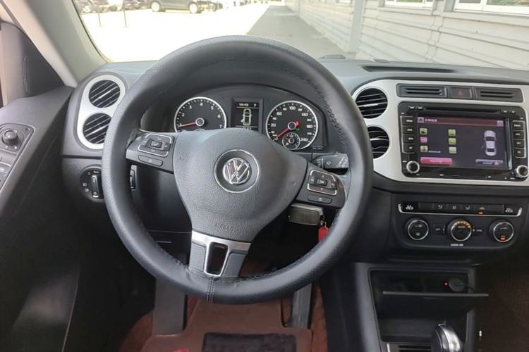Used Volkswagen Tiguan 2017 300TSI Automatic Two-Wheel Drive Silk Road Comfort Edition Steering Wheel