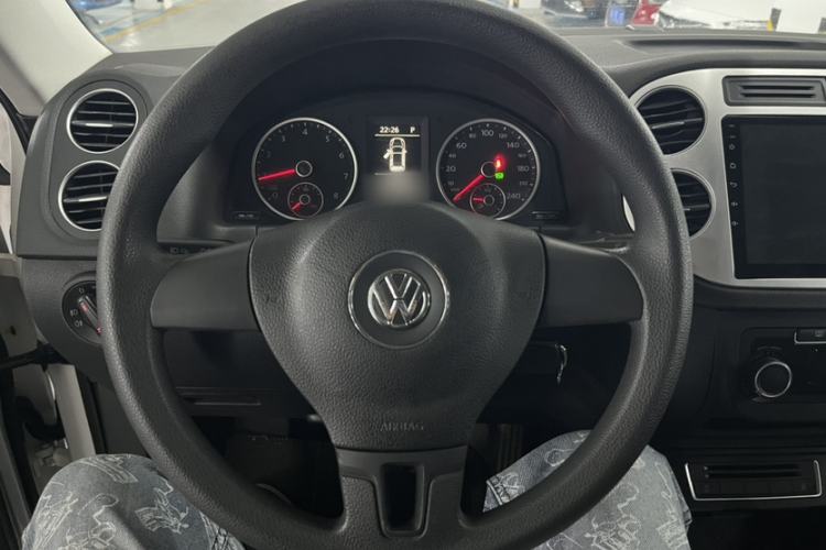 Used Volkswagen Tiguan 2017 300TSI Automatic Two-Wheel Drive Silk Road Luxury Edition Steering Wheel