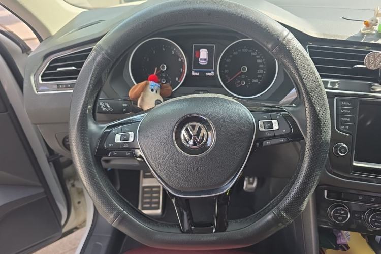 Used Volkswagen Tiguan 2017 280TSI Two-Wheel-Drive Elite Version Steering Wheel