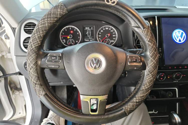 Used Volkswagen Tiguan 2017 300TSI Automatic Two-Wheel Drive Silk Road Comfort Edition Steering Wheel