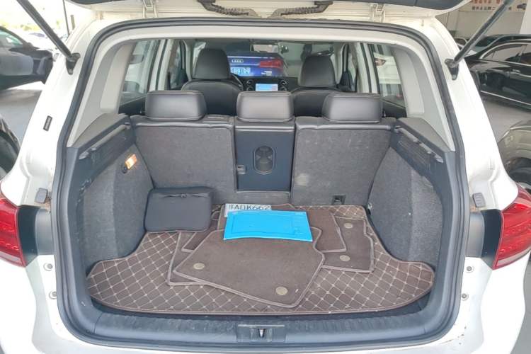 Used Volkswagen Tiguan 2017 300TSI Automatic Two-Wheel Drive Silk Road Luxury Edition Trunk