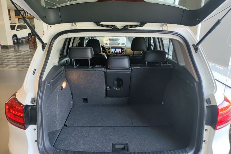 Used Volkswagen Tiguan 2017 300TSI Automatic Two-Wheel Drive Silk Road Comfort Edition Trunk