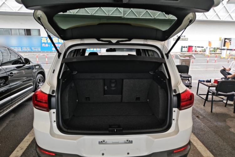 Used Volkswagen Tiguan 2017 300TSI Automatic Two-Wheel Drive Silk Road Comfort Edition Trunk