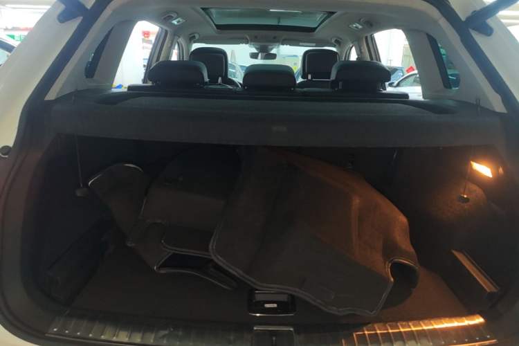 Used Volkswagen Tiguan 2017 330TSI All-Wheel-Drive Innovation Model Trunk