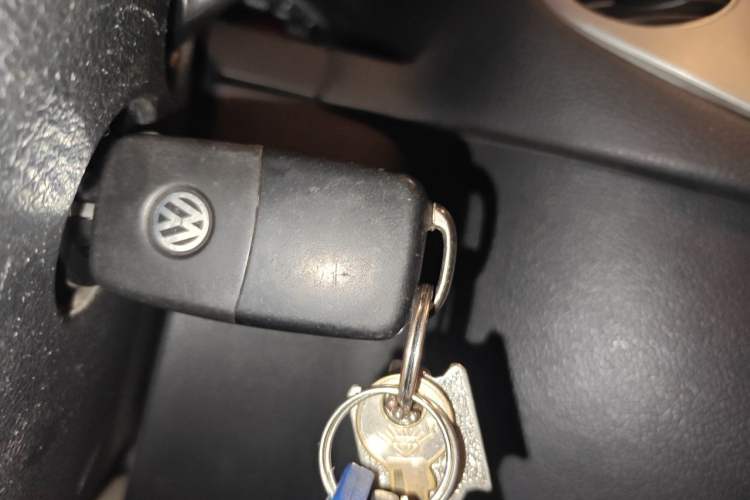 Used Volkswagen Tiguan 2017 300TSI Automatic Two-Wheel Drive Silk Road Comfort Edition Vehicle Key
