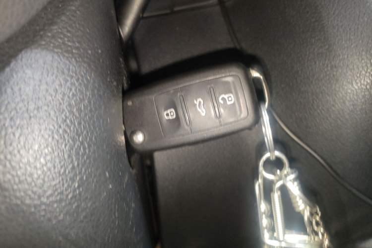 Used Volkswagen Tiguan 2017 300TSI Automatic Two-Wheel Drive Silk Road Comfort Edition Vehicle Key