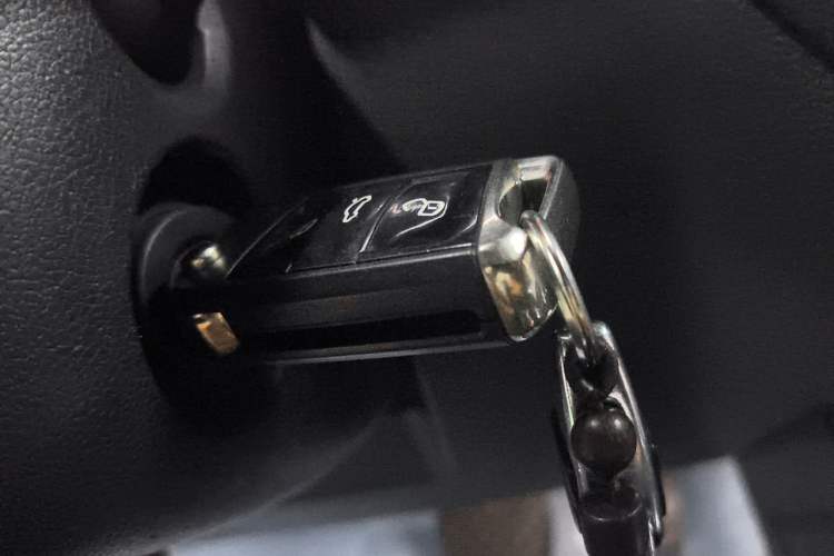 Used Volkswagen Tiguan 2017 330TSI All-Wheel-Drive Innovation Model Vehicle Key