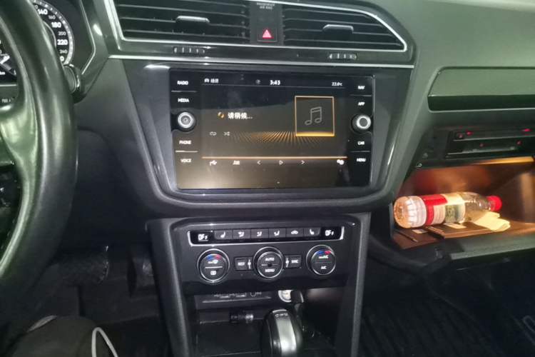 Used Volkswagen Tiguan 2018 330TSI All-Wheel-Drive Innovation Model Audio And AC Panel