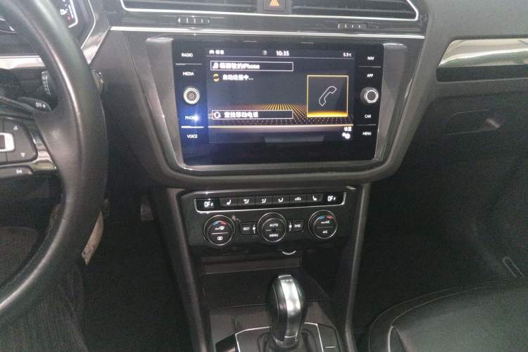 Used Volkswagen Tiguan 2018 330TSI All-Wheel-Drive Innovation Model Audio And AC Panel