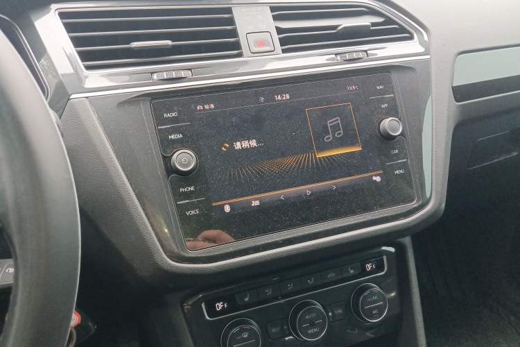 Used Volkswagen Tiguan 2018 330TSI Four-Wheel Drive High-End Model Audio And AC Panel