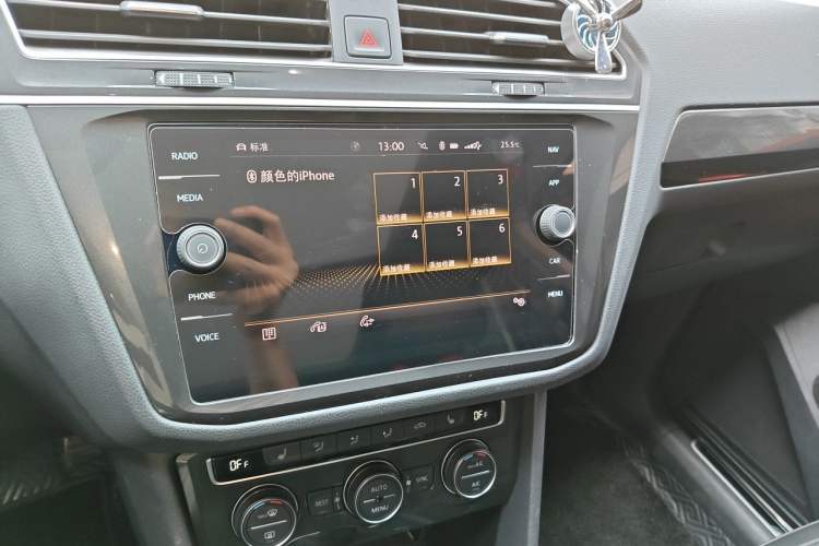 Used Volkswagen Tiguan 2018 330TSI All-Wheel-Drive Innovation Model Audio And AC Panel