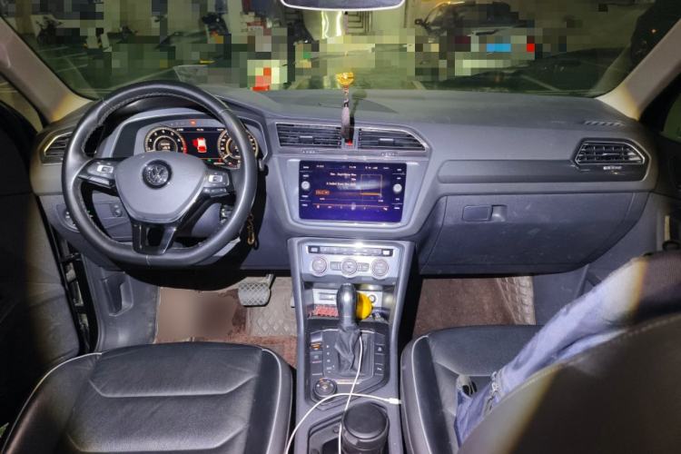 Used Volkswagen Tiguan 2018 330TSI All-Wheel-Drive Innovation Model Center Console