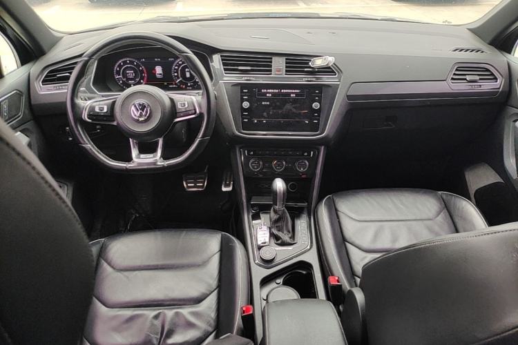 Used Volkswagen Tiguan 2018 380TSI Four-Wheel Drive R-Line Center Console