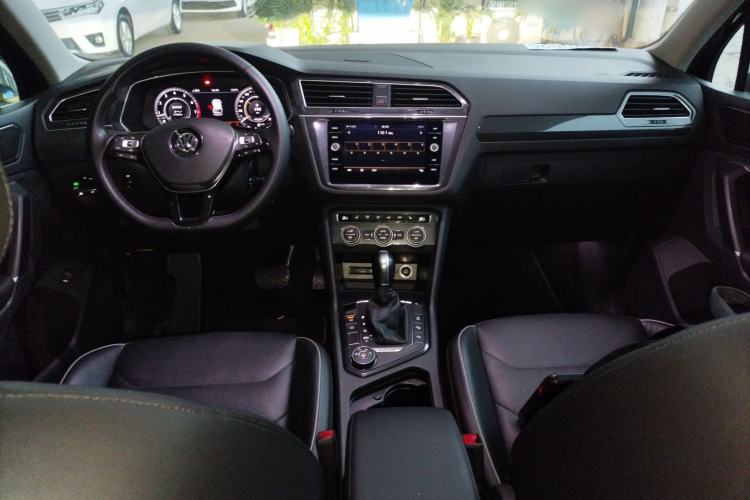 Used Volkswagen Tiguan 2018 330TSI Four-Wheel Drive High-End Model Center Console