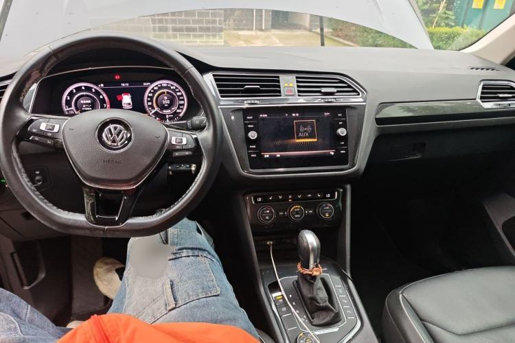 Used Volkswagen Tiguan 2018 330TSI Four-Wheel Drive High-End Model Center Console