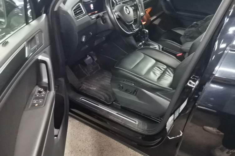 Used Volkswagen Tiguan 2018 330TSI All-Wheel-Drive Innovation Model Driver Seat