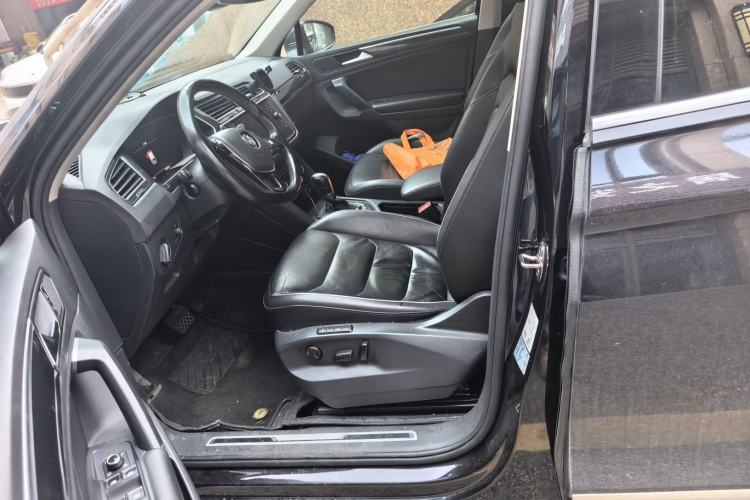 Used Volkswagen Tiguan 2018 330TSI All-Wheel-Drive Innovation Model Driver Seat