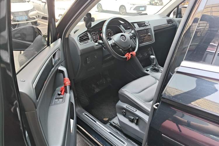 Used Volkswagen Tiguan 2018 330TSI All-Wheel-Drive Innovation Model Driver Seat