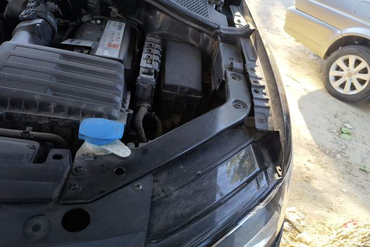 Used Volkswagen Tiguan 2018 330TSI All-Wheel-Drive Innovation Model Engine Bay Left
