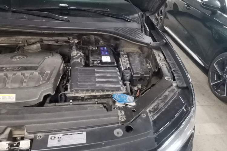 Used Volkswagen Tiguan 2018 330TSI All-Wheel-Drive Innovation Model Engine Bay Left