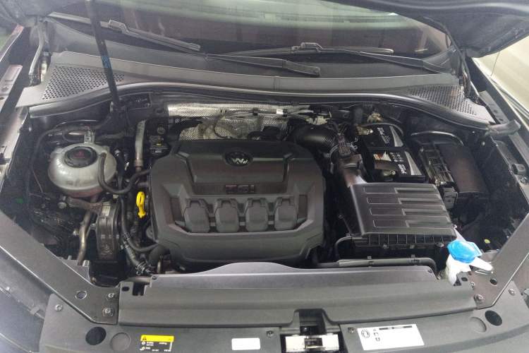 Used Volkswagen Tiguan 2018 330TSI All-Wheel-Drive Innovation Model Engine Bay