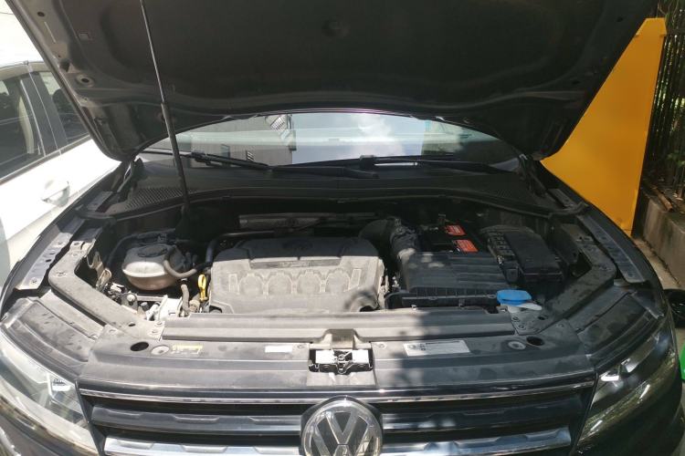 Used Volkswagen Tiguan 2018 330TSI All-Wheel-Drive Innovation Model Engine Bay
