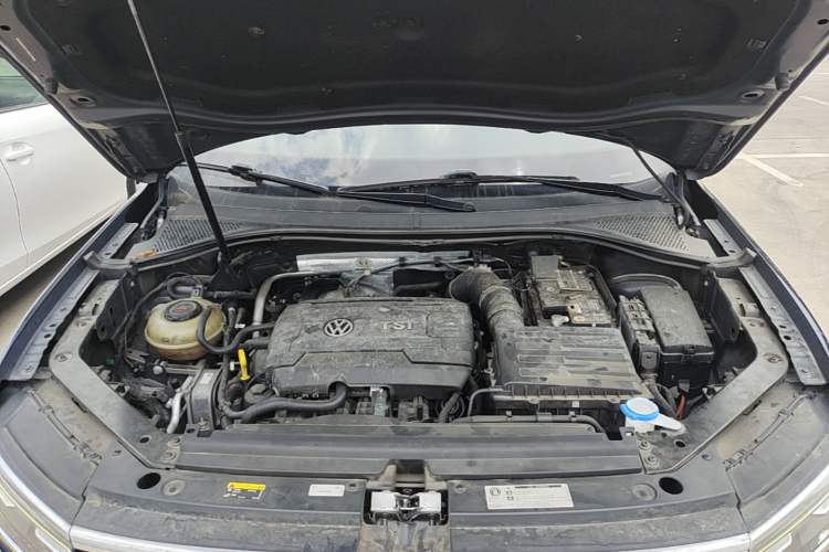 Used Volkswagen Tiguan 2018 380TSI Four-Wheel Drive R-Line Engine Bay