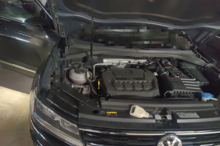Used Volkswagen Tiguan 2018 330TSI All-Wheel-Drive Innovation Model Engine Bay Right