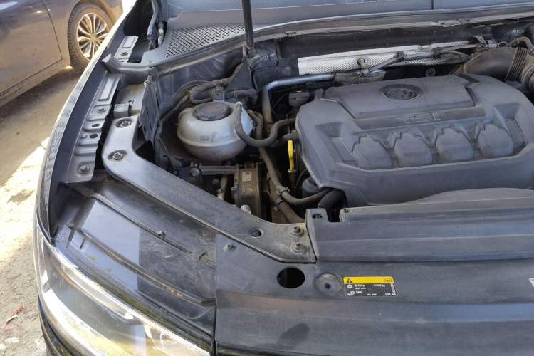 Used Volkswagen Tiguan 2018 330TSI All-Wheel-Drive Innovation Model Engine Bay Right