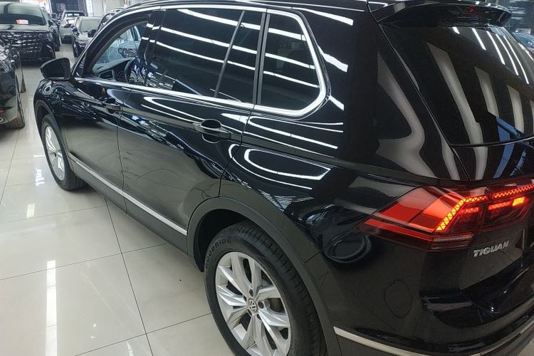 Used Volkswagen Tiguan 2018 330TSI All-Wheel-Drive Innovation Model Exterior 3